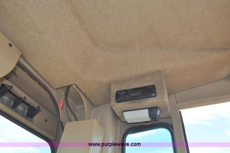 image for item G7408 1996 Caterpillar 140H motor grader