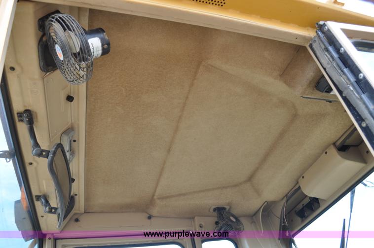 image for item G7408 1996 Caterpillar 140H motor grader