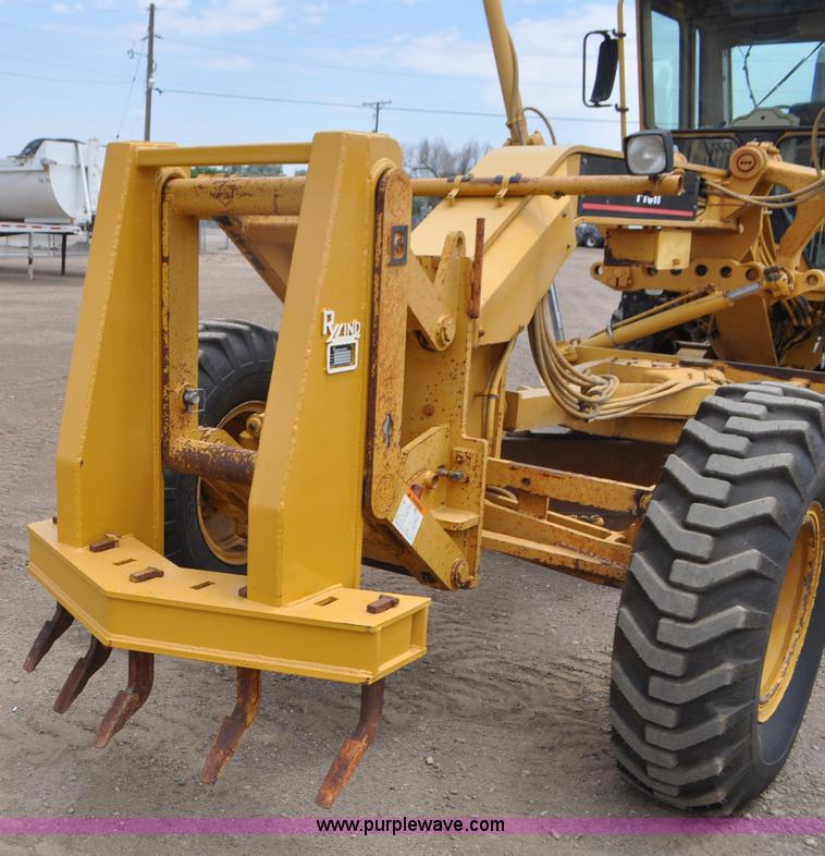 image for item G7408 1996 Caterpillar 140H motor grader