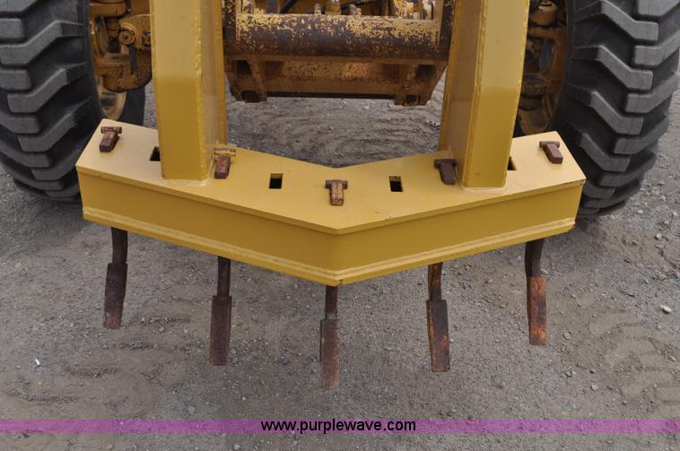image for item G7408 1996 Caterpillar 140H motor grader