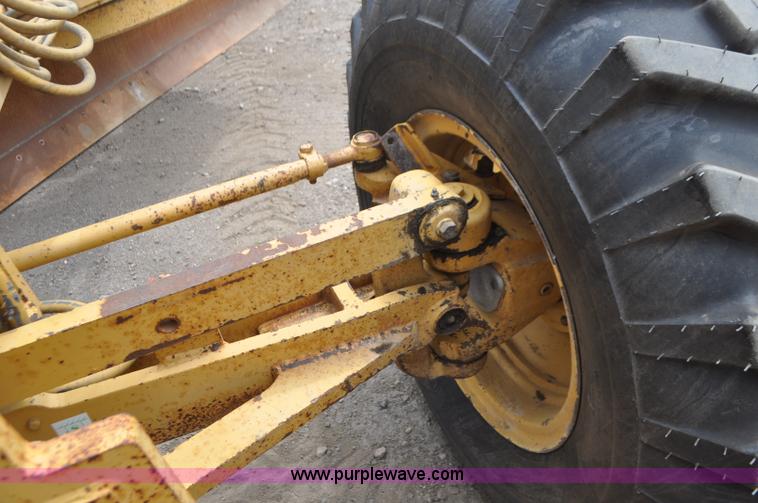 image for item G7408 1996 Caterpillar 140H motor grader