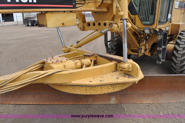 image for item G7408 1996 Caterpillar 140H motor grader