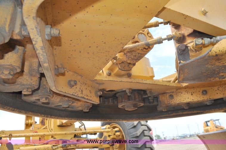 image for item G7408 1996 Caterpillar 140H motor grader