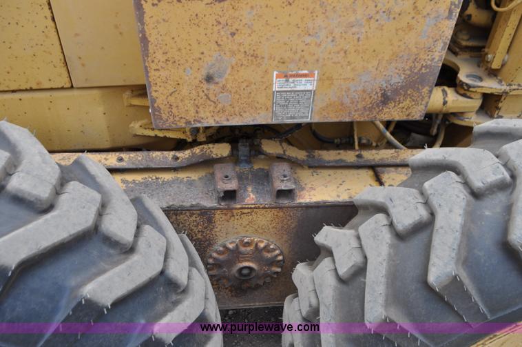 image for item G7408 1996 Caterpillar 140H motor grader