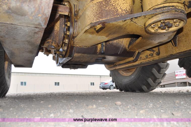 image for item G7408 1996 Caterpillar 140H motor grader