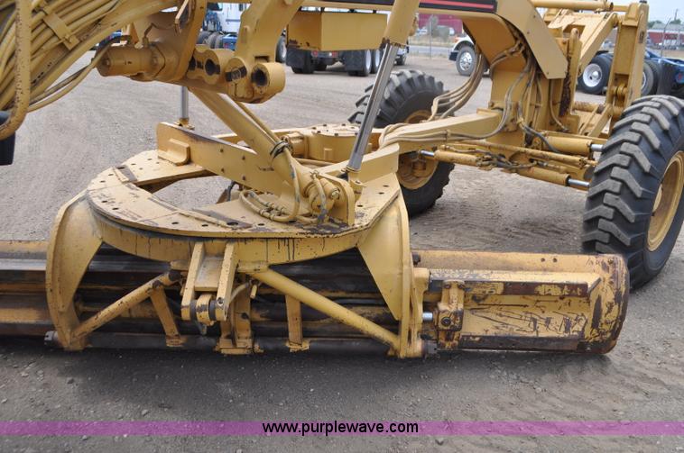 image for item G7408 1996 Caterpillar 140H motor grader