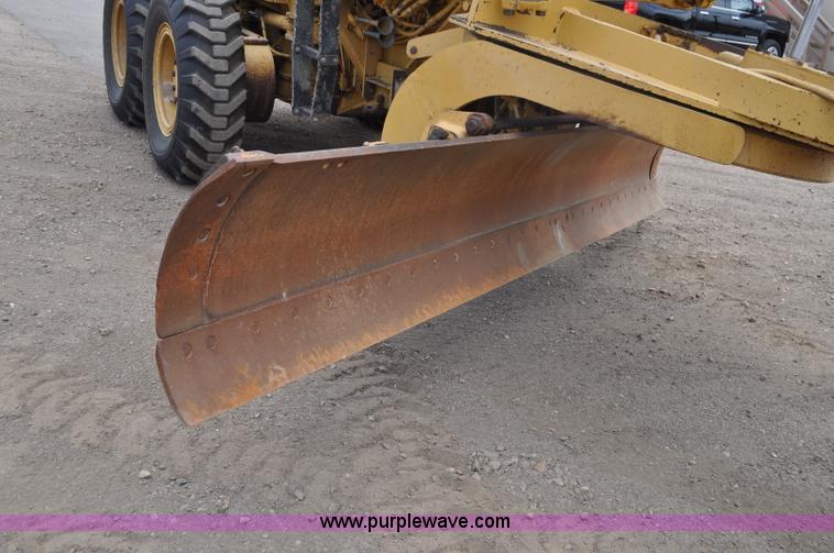 image for item G7408 1996 Caterpillar 140H motor grader