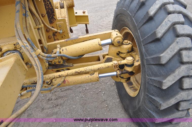 image for item G7408 1996 Caterpillar 140H motor grader