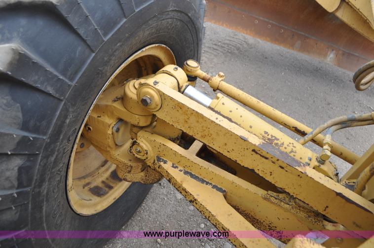 image for item G7408 1996 Caterpillar 140H motor grader