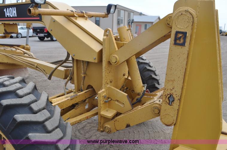 image for item G7408 1996 Caterpillar 140H motor grader