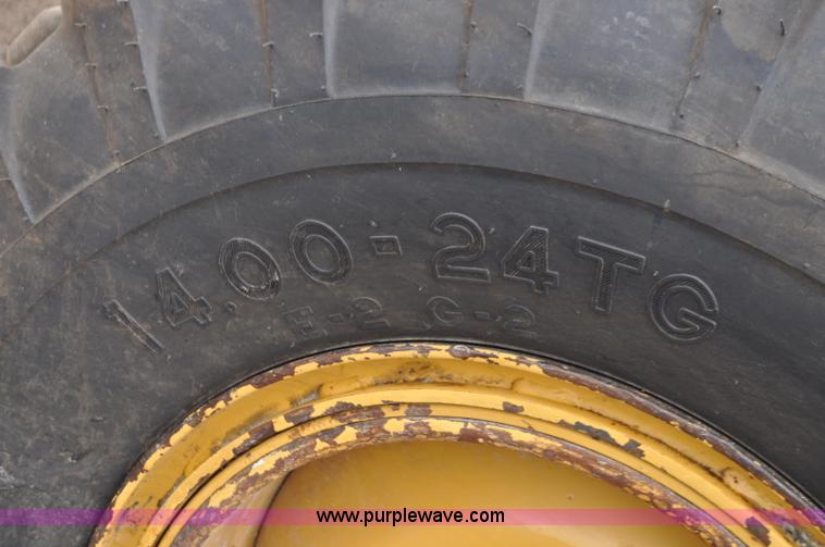 image for item G7408 1996 Caterpillar 140H motor grader