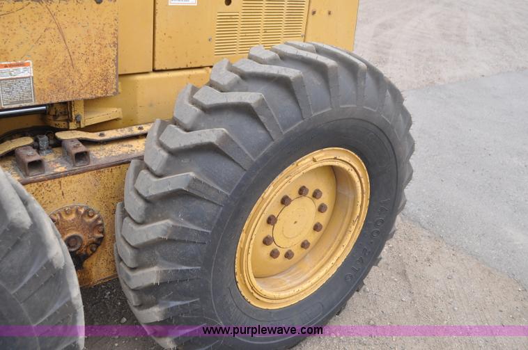 image for item G7408 1996 Caterpillar 140H motor grader