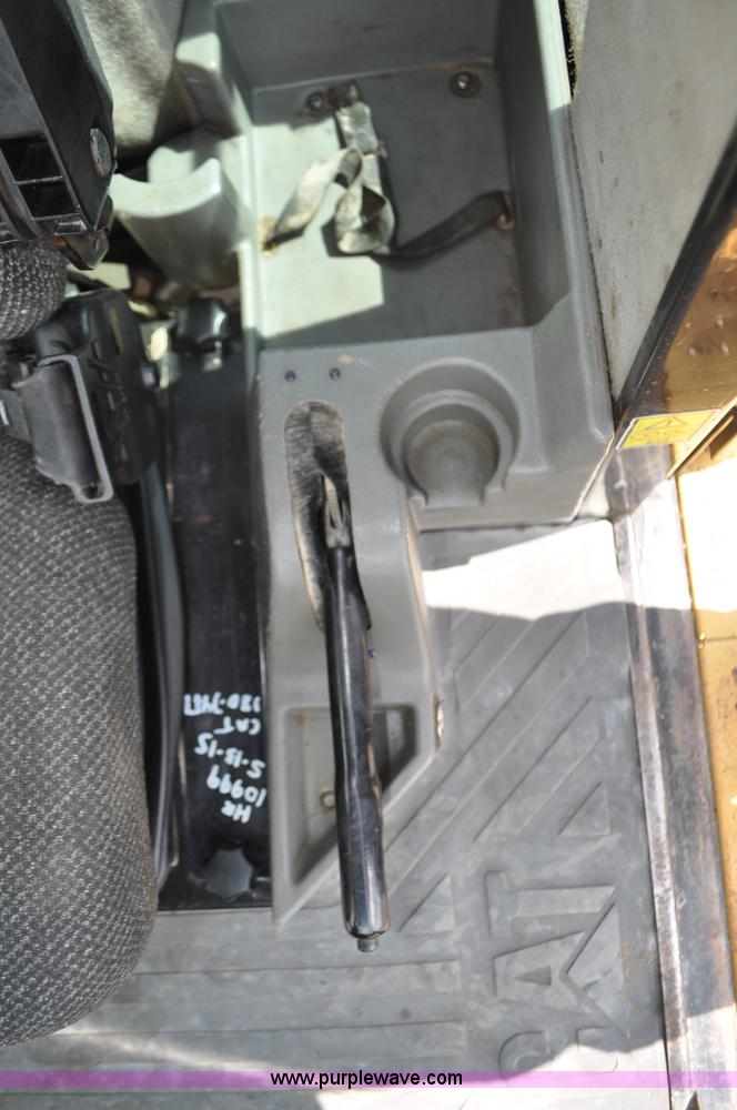 image for item G7410 2005 Caterpillar 930G integrated tool carrier