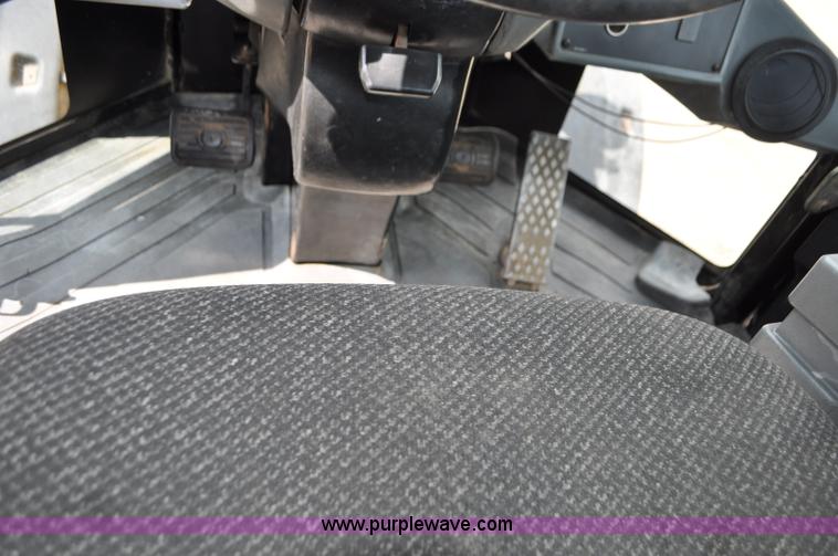 image for item G7410 2005 Caterpillar 930G integrated tool carrier