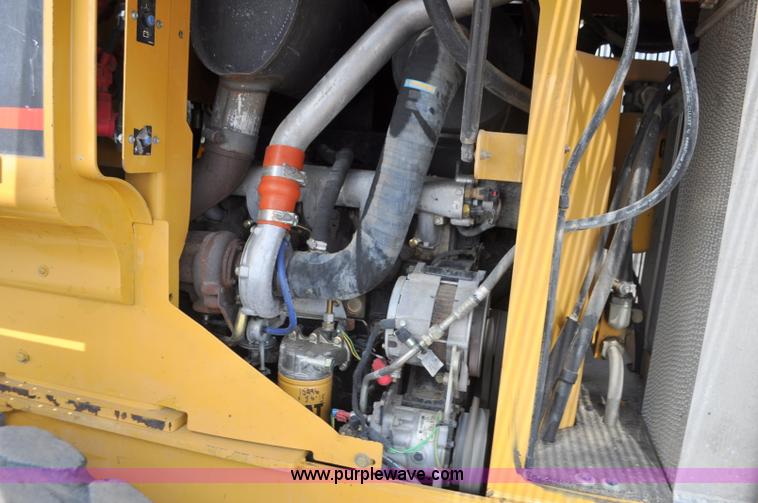 image for item G7410 2005 Caterpillar 930G integrated tool carrier