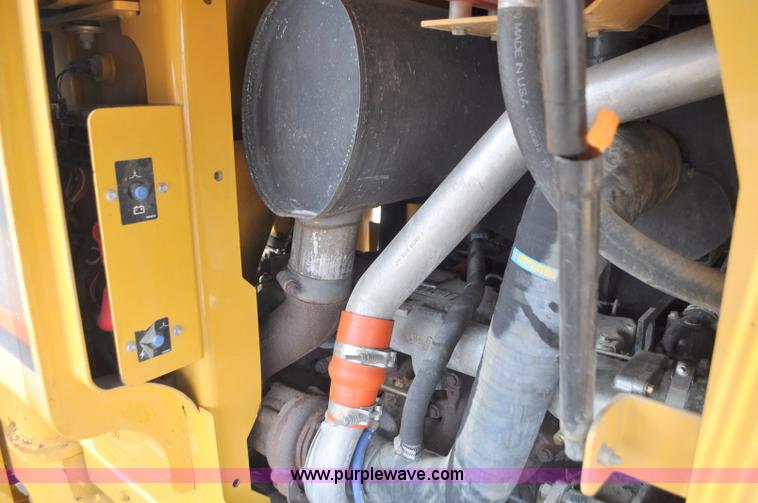 image for item G7410 2005 Caterpillar 930G integrated tool carrier