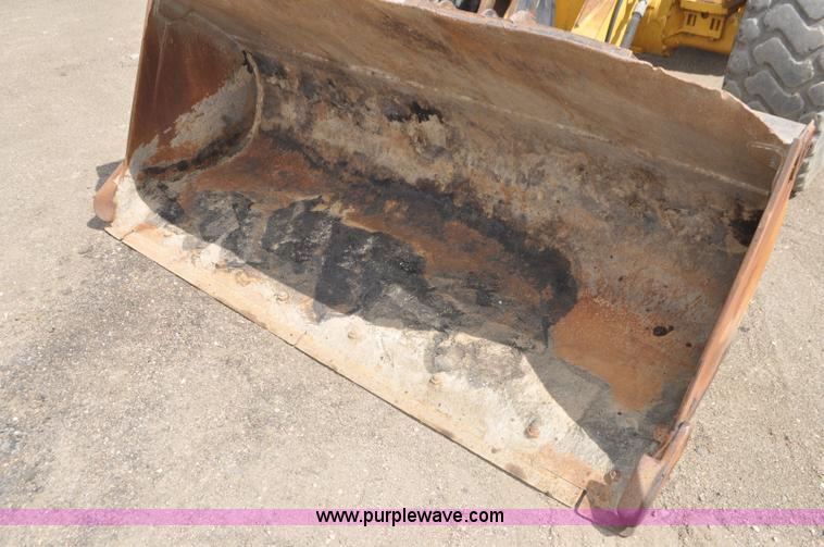 image for item G7410 2005 Caterpillar 930G integrated tool carrier