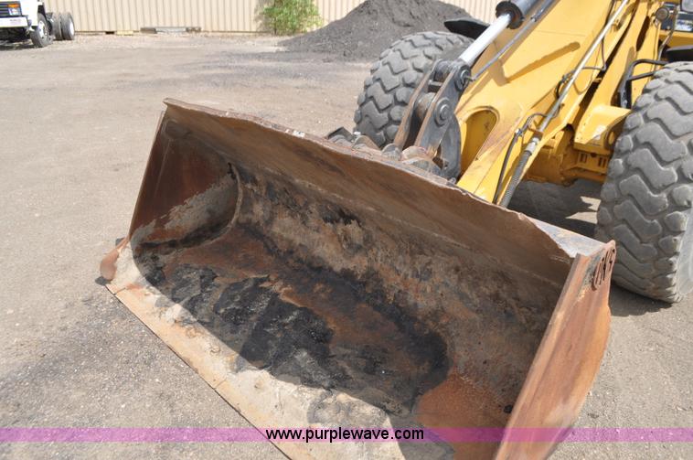 image for item G7410 2005 Caterpillar 930G integrated tool carrier