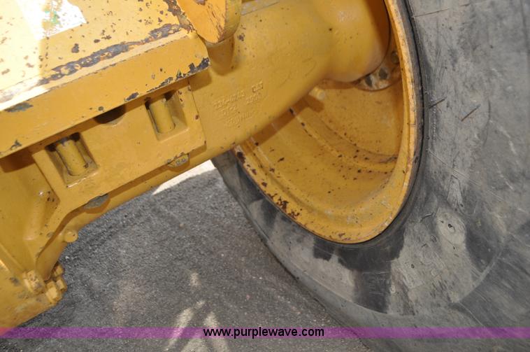 image for item G7410 2005 Caterpillar 930G integrated tool carrier