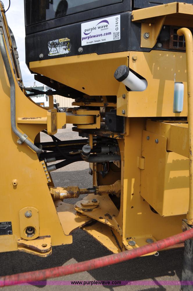 image for item G7410 2005 Caterpillar 930G integrated tool carrier