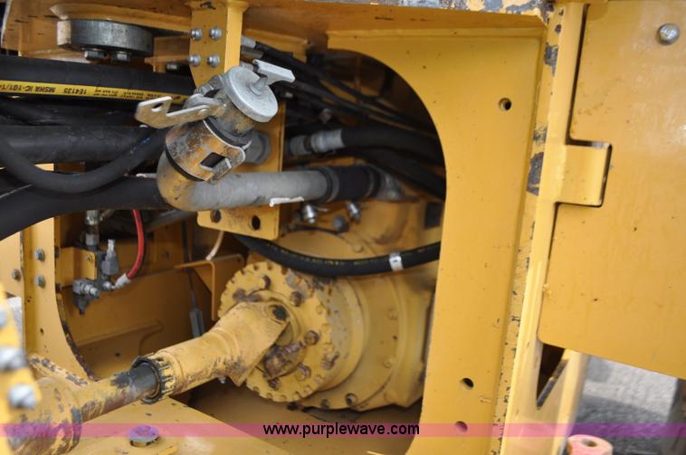 image for item G7410 2005 Caterpillar 930G integrated tool carrier