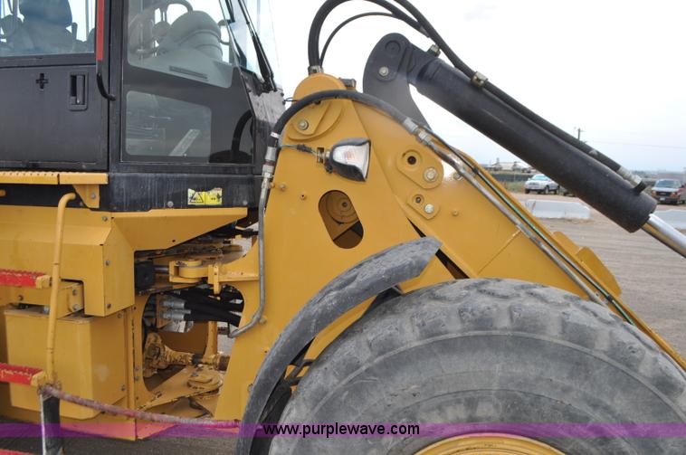 image for item G7410 2005 Caterpillar 930G integrated tool carrier