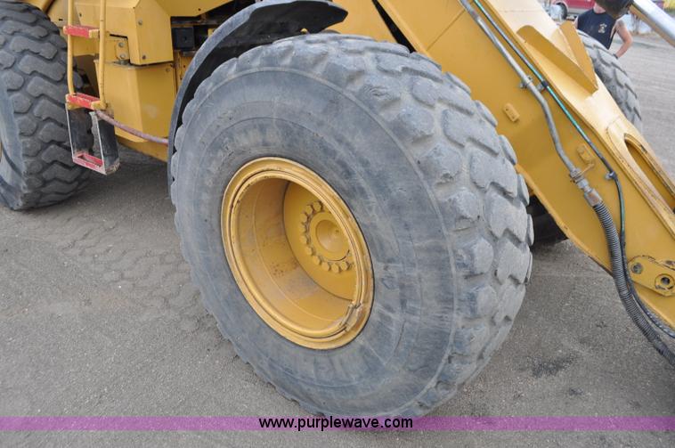 image for item G7410 2005 Caterpillar 930G integrated tool carrier