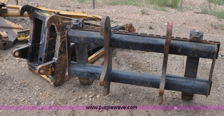 image for item G7410 2005 Caterpillar 930G integrated tool carrier