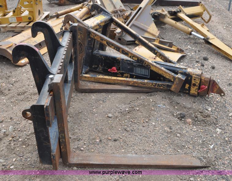 image for item G7410 2005 Caterpillar 930G integrated tool carrier