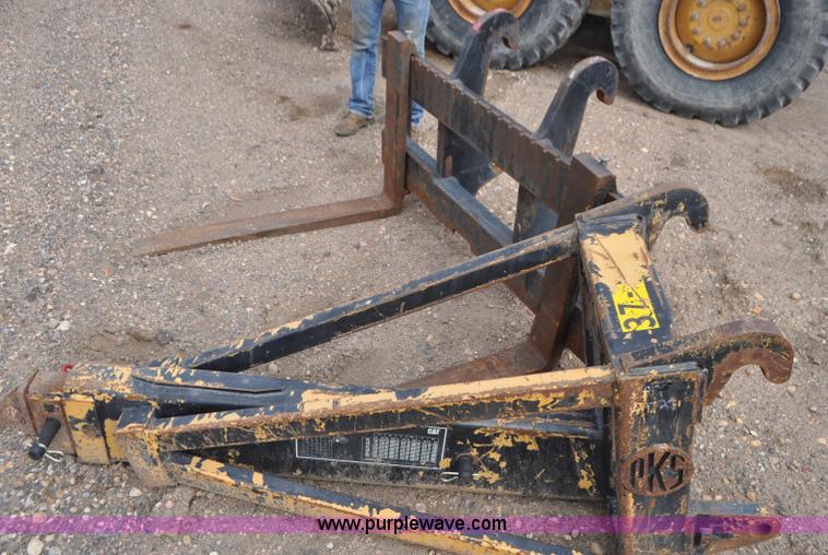 image for item G7410 2005 Caterpillar 930G integrated tool carrier