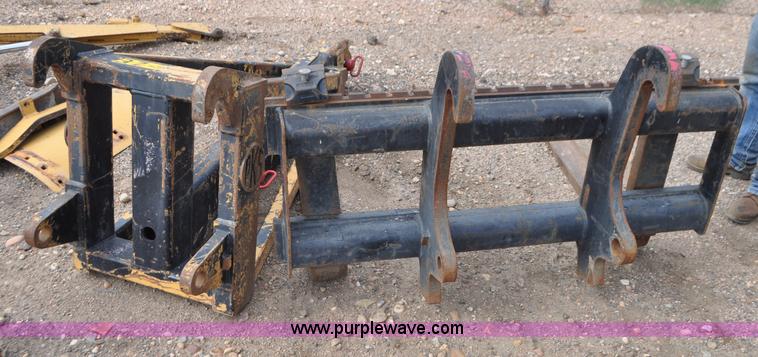 image for item G7410 2005 Caterpillar 930G integrated tool carrier