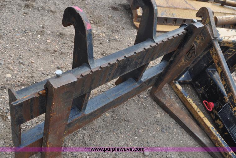 image for item G7410 2005 Caterpillar 930G integrated tool carrier