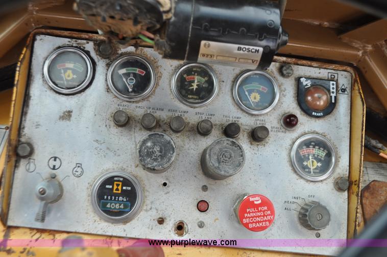 image for item G7411 1980 Caterpillar 950 wheel loader