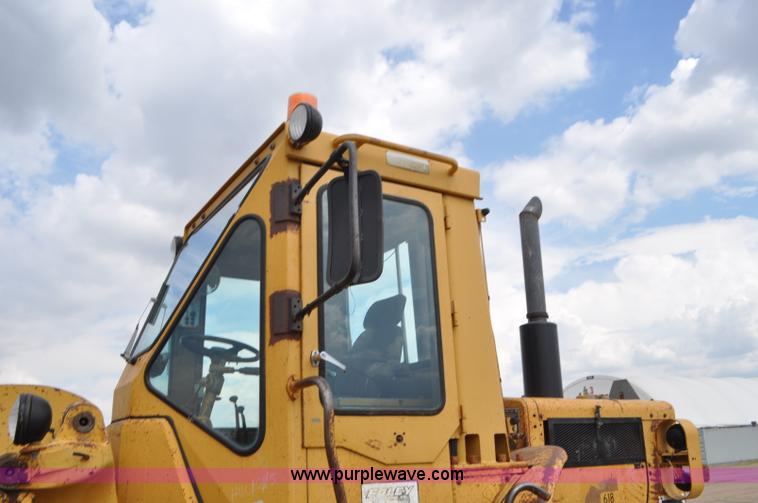 image for item G7411 1980 Caterpillar 950 wheel loader