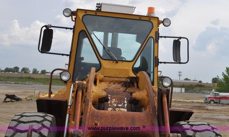 image for item G7411 1980 Caterpillar 950 wheel loader
