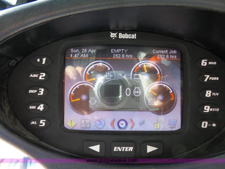 image for item J1661 2015 Bobcat S570 skid steer