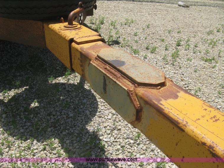 image for item J2779 1988 Butler pole trailer
