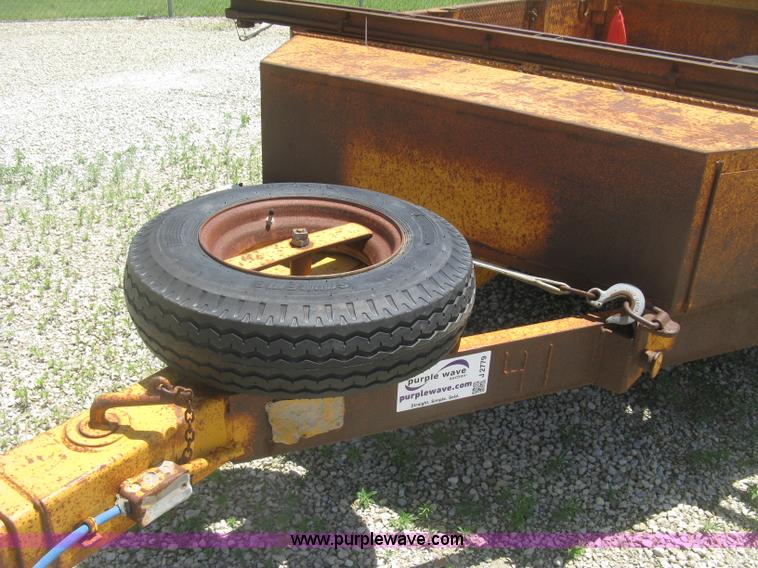 image for item J2779 1988 Butler pole trailer