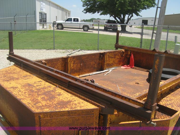 image for item J2779 1988 Butler pole trailer