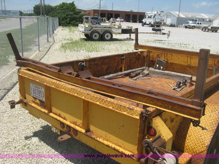 image for item J2779 1988 Butler pole trailer