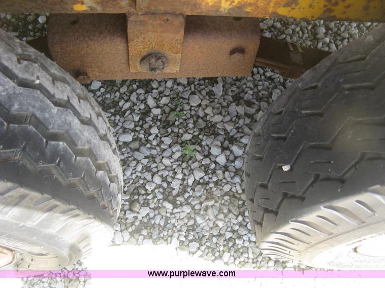 image for item J2779 1988 Butler pole trailer