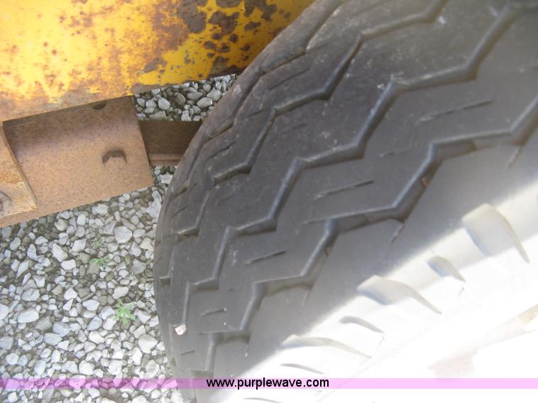 image for item J2779 1988 Butler pole trailer