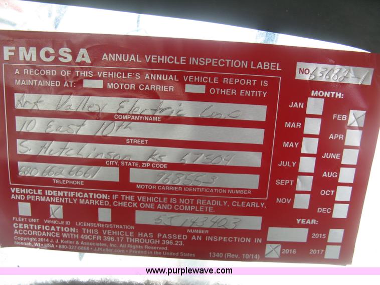 image for item J2780 2005 International 7300 bucket truck