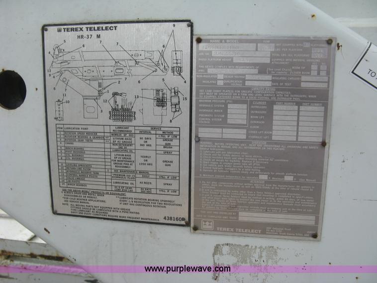 image for item J2780 2005 International 7300 bucket truck