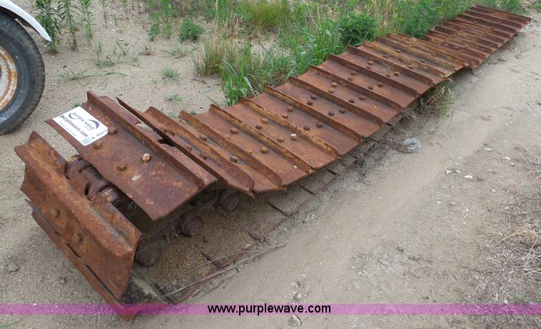 image for item K4011 Caterpillar D6RXL tracks