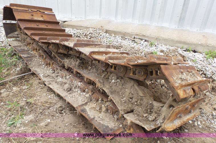 image for item K4011 Caterpillar D6RXL tracks