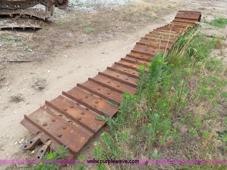 image for item K4011 Caterpillar D6RXL tracks