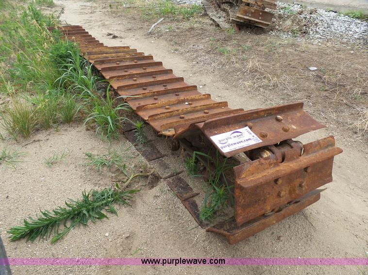 image for item K4011 Caterpillar D6RXL tracks