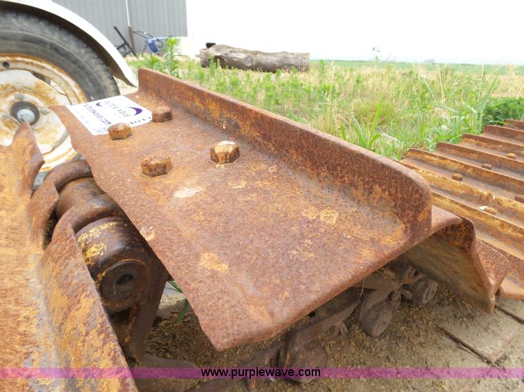 image for item K4011 Caterpillar D6RXL tracks