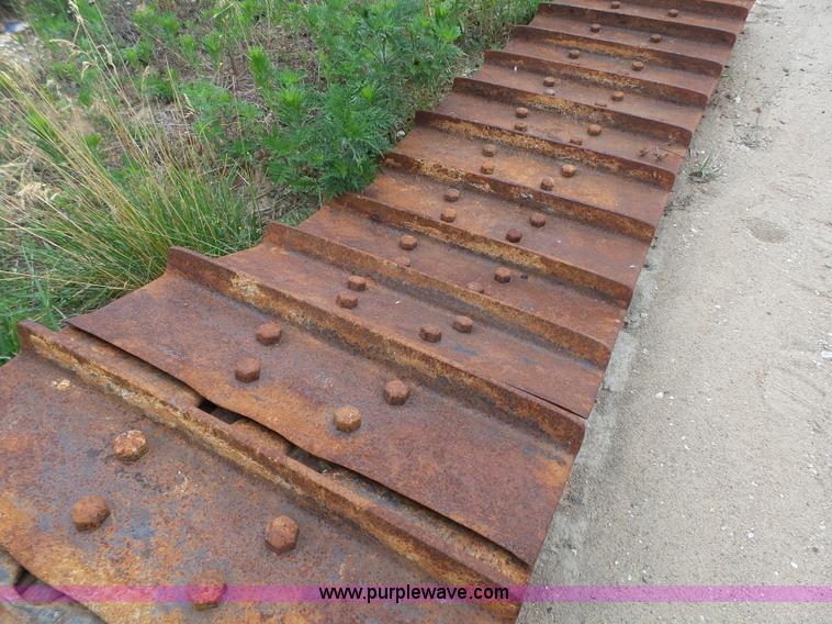 image for item K4011 Caterpillar D6RXL tracks